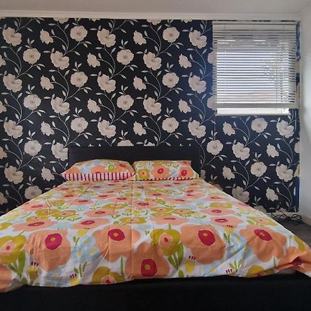 Ritz Place 2 Northolt  외부 사진